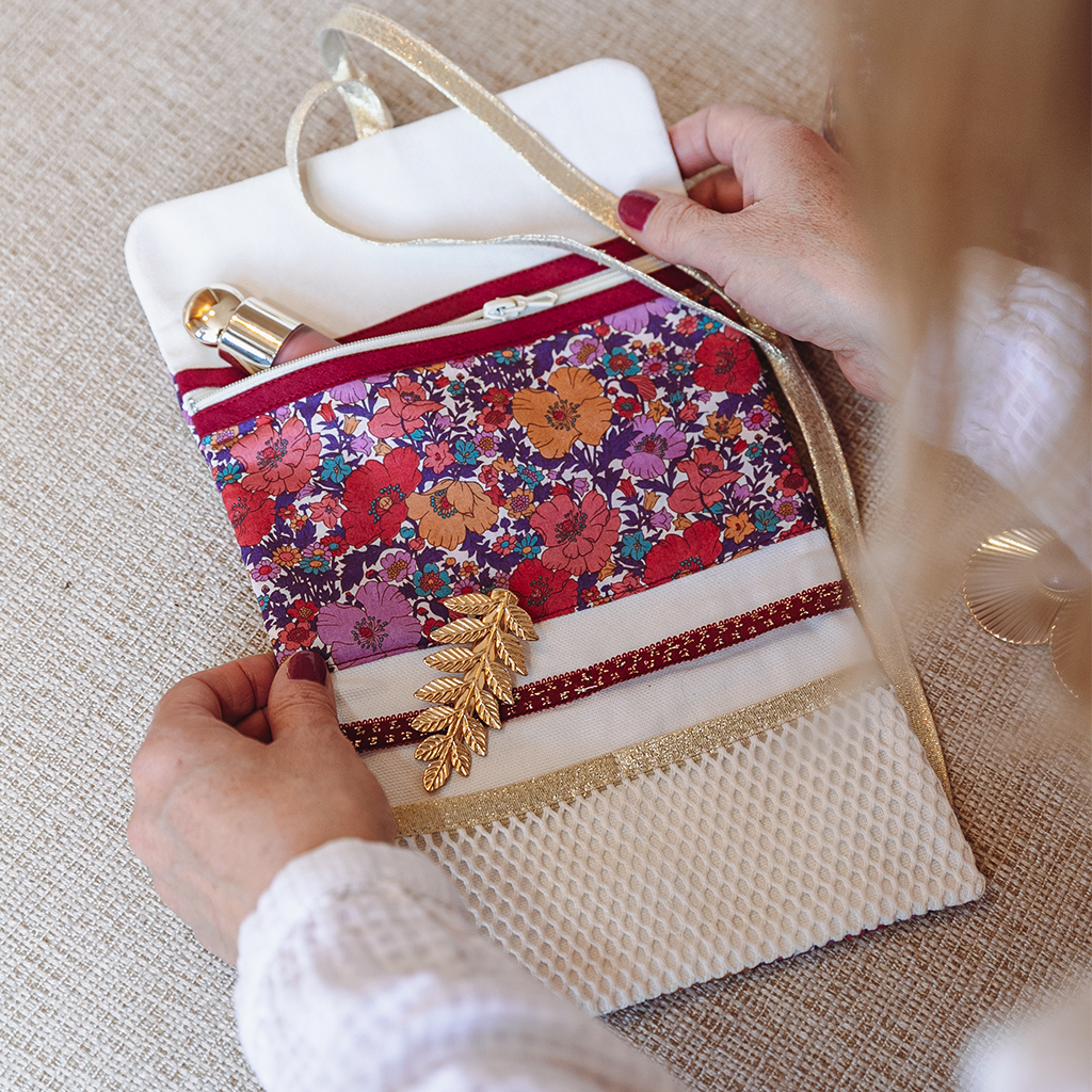 Beauty Pouch Kit | Coraline