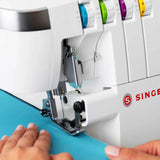 Máquina de Corte e Cose (Overlock) SINGER Elite SE017